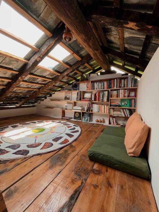 The Attic Library Bīr Exterior foto